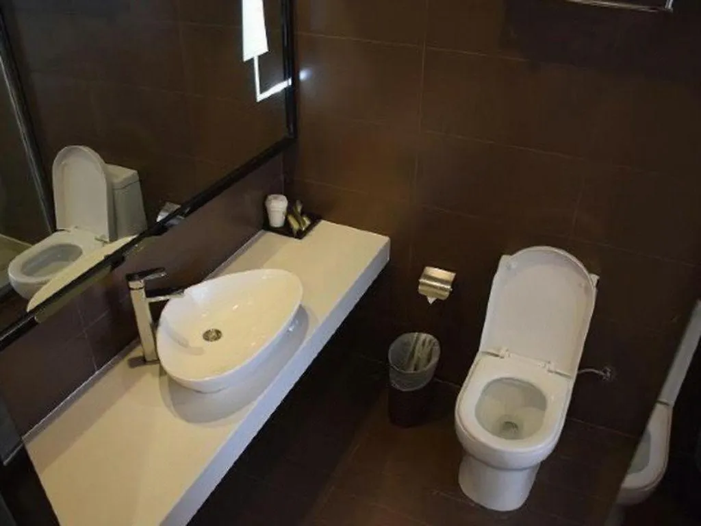 Iu Hotel Wujiang Huadong Business City Tongli Su-čou 2*,